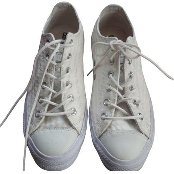 Converse Shoes - Vintage Converse Ivory on White Peppled Canvas Sneakers